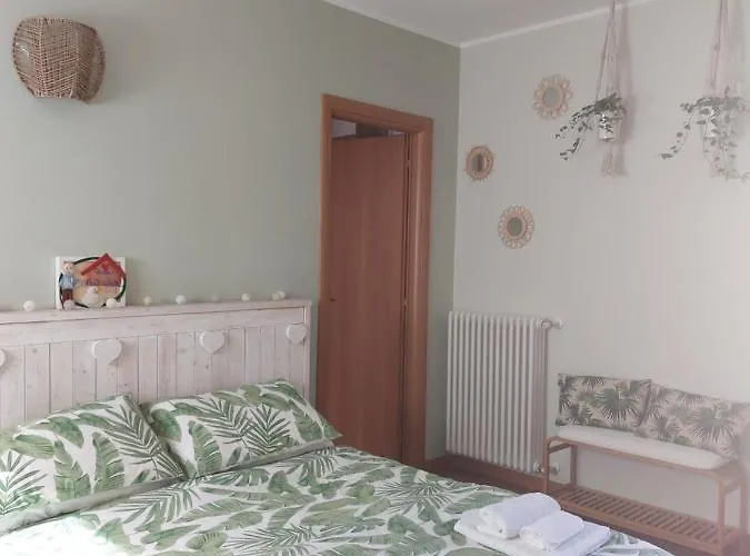 アパート Casa Nonno Gigi マンデッロ・デル・ラーリオ