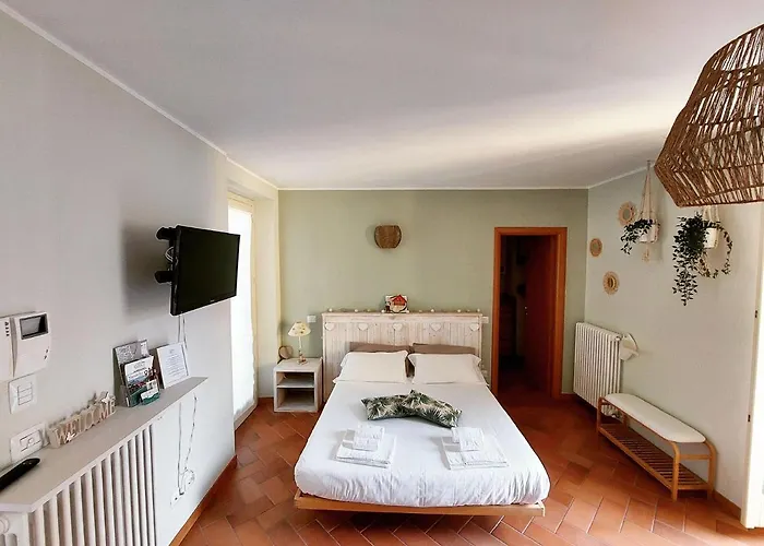 アパート Casa Nonno Gigi マンデッロ・デル・ラーリオ